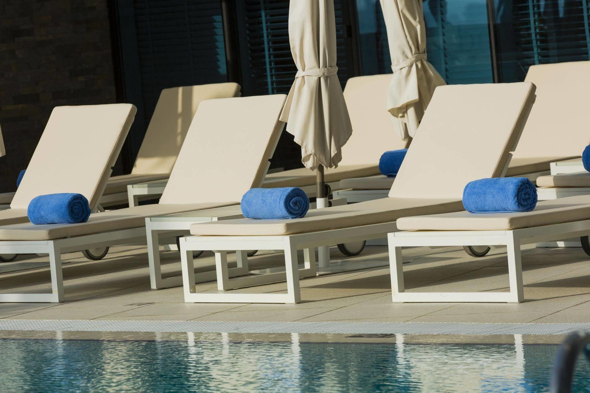 Adagio Premium Dubai Al Barsha Aparthotel Exterior foto